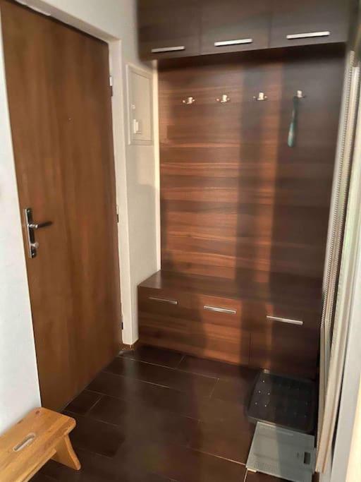 Priestranny 3 Izb. Apartman V Centre S Parkovanim. Банська Бистриця Екстер'єр фото