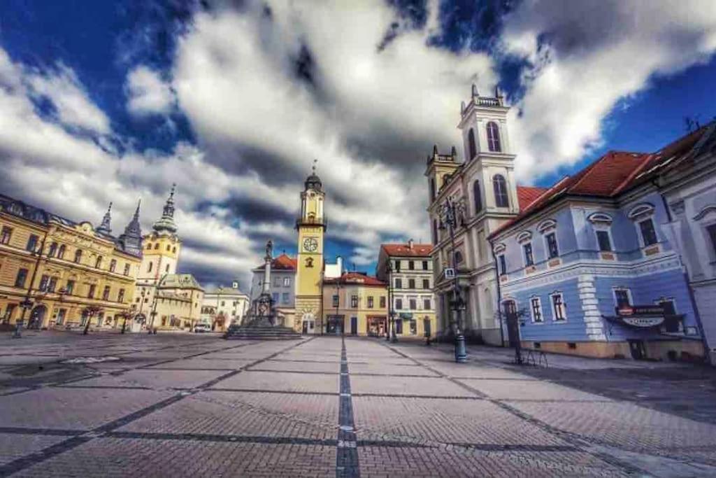 Priestranny 3 Izb. Apartman V Centre S Parkovanim. Банська Бистриця Екстер'єр фото